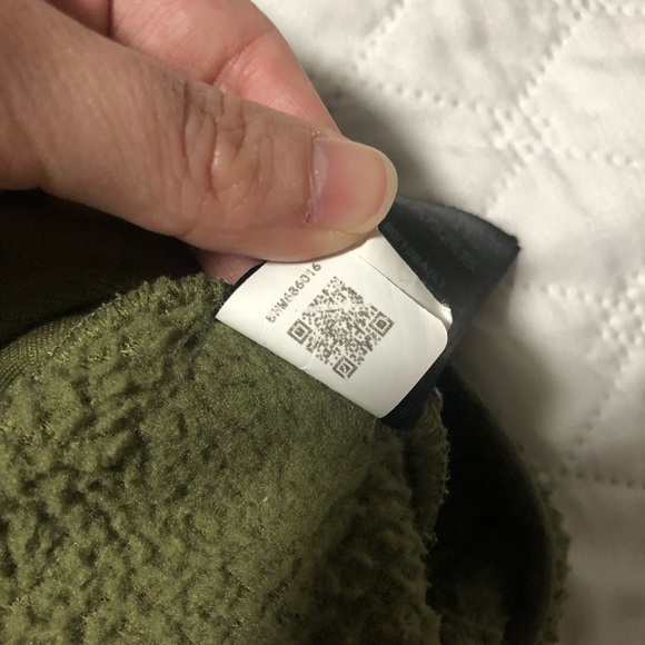The North Face Olive Green Fleece/Sherpa Men’s Jacket - Picture 6 of 12